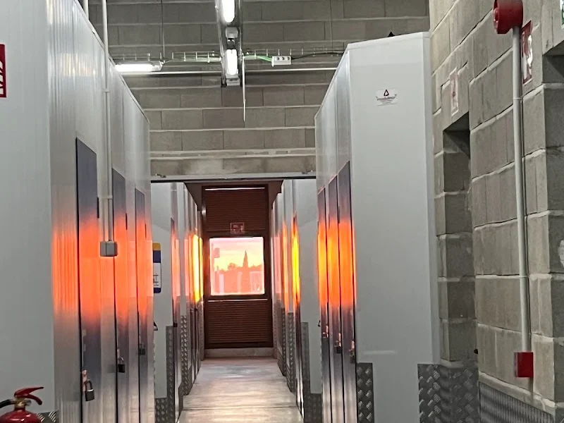 Bluespace Vallecas en C. Casas de Miravete, 30, Vallecas, 28031 Madrid, España - Imagen 4