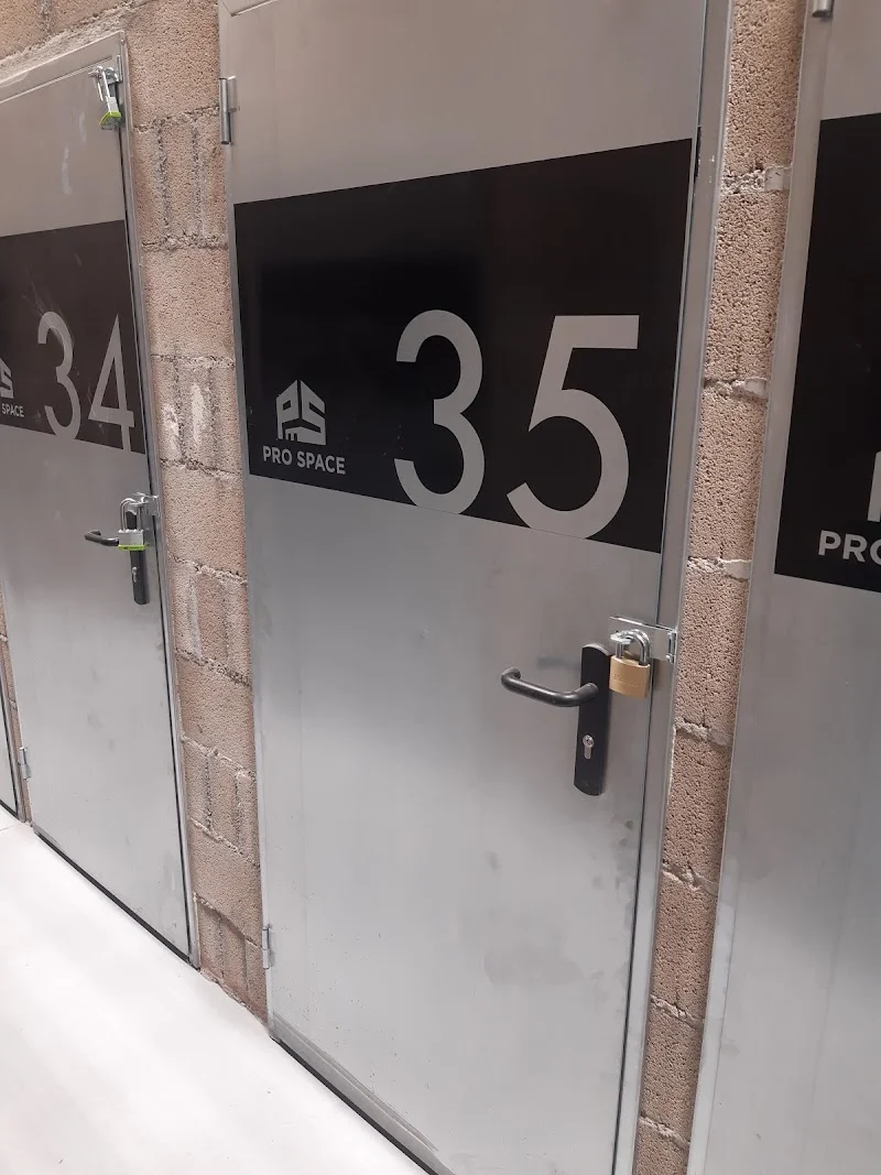 PRO SPACE TRASTEROS en C. Blas Cabrera, 11, 28806 Alcalá de Henares, Madrid, España - Imagen 3