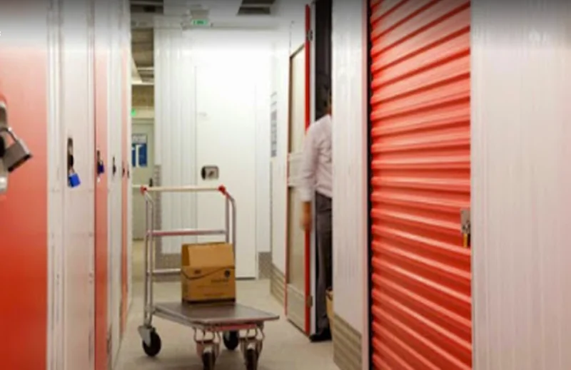 Trastero HOMEBOX Alcalá en Ctra. Madrid-Barcelona, N-II, Km 34, 200, 28805 Alcalá de Henares, Madrid, España - MejorTrastero