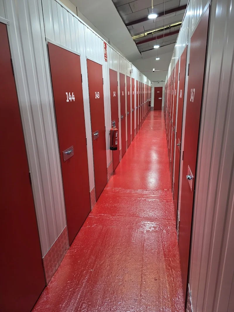 FYC Invest Multibox S.L en pol. ind Jumapi, C/ de Suiza, 17, 28802 Alcalá de Henares, Madrid, España - Imagen 2