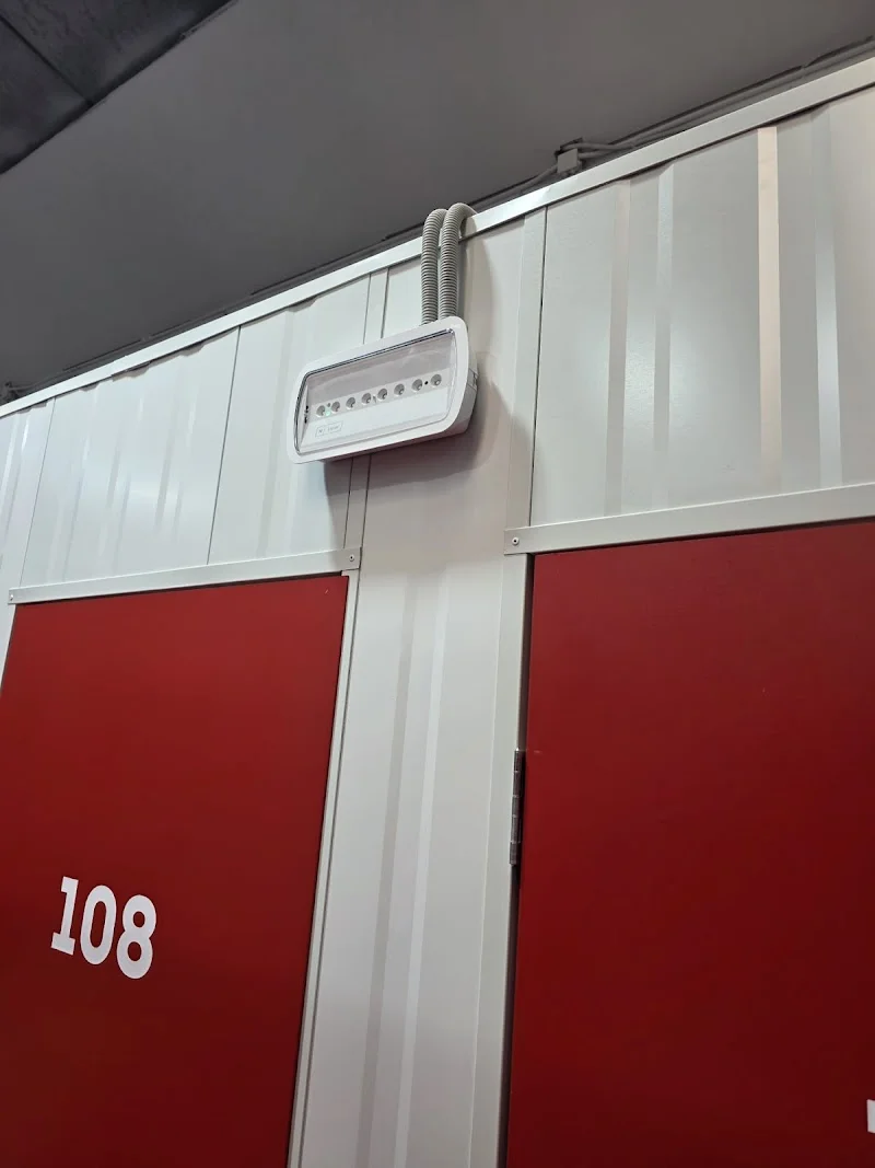 FYC Invest Multibox S.L en pol. ind Jumapi, C/ de Suiza, 17, 28802 Alcalá de Henares, Madrid, España - Imagen 5