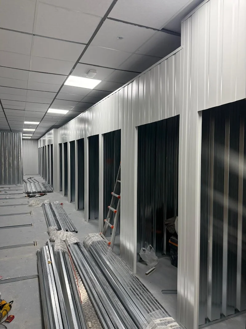 Modular UA - Montaje Trasteros de Chapa en Pl. de Cervantes, 29, 1C, 28801 Alcalá de Henares, Madrid, España - Imagen 2