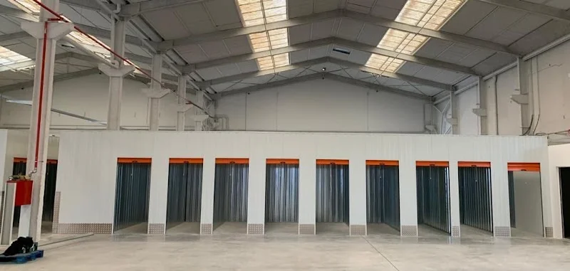 Modular UA - Montaje Trasteros de Chapa en Pl. de Cervantes, 29, 1C, 28801 Alcalá de Henares, Madrid, España - Imagen 3