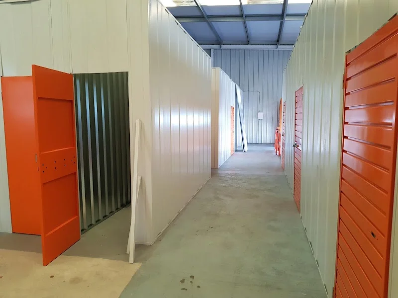 Keyboxes Trasteros y Minialmacenes en el Corredor del Henares en CARRETERA ANTIGUA MADRID-BARCELONA (ZADE CORREDOR HENARES-M-300-TR. I), KM 29,1, 28802 Alcalá de Henares, Madrid, España - Imagen 1