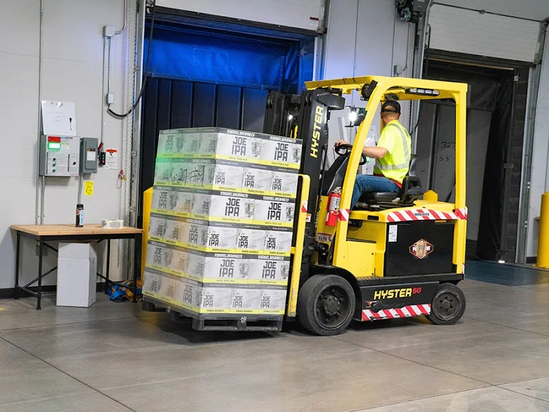 Mudanzas Henares | Mudanzas en Alcalá de Henares y alrededores en C. Andrea Doria, 15, 28804 Alcalá de Henares, Madrid, España - Imagen 1