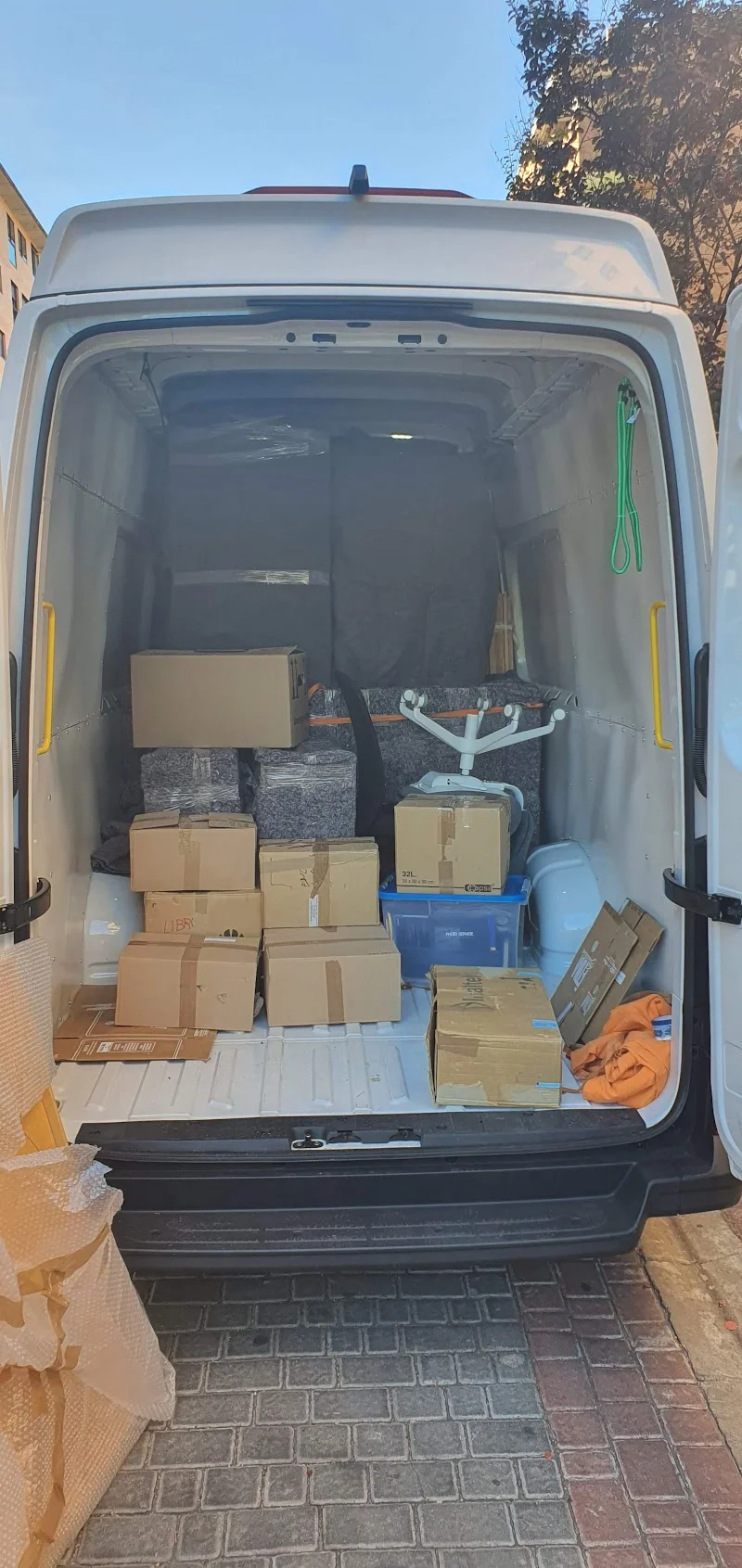 Mudanzas Europa 24 en C. Tales de Mileto, 15, nave 12, 28806 Alcalá de Henares, Madrid, España - Imagen 4