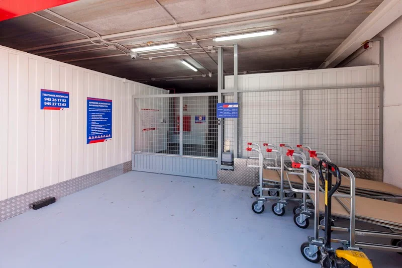 GLOBALBOX - Trasteros FUENLABRADA en C/ de la Constitución, 96, 28946 Fuenlabrada, Madrid, España - Imagen 2