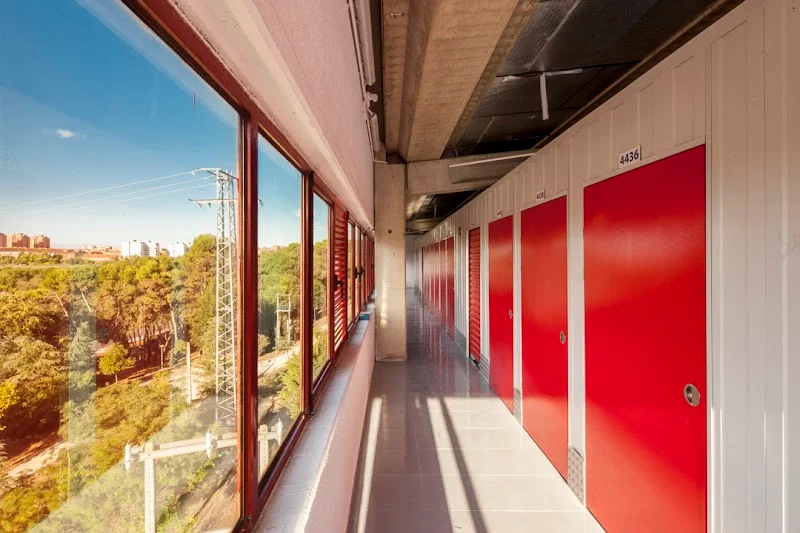 GLOBALBOX - Trasteros FUENLABRADA en C/ de la Constitución, 96, 28946 Fuenlabrada, Madrid, España - Imagen 4