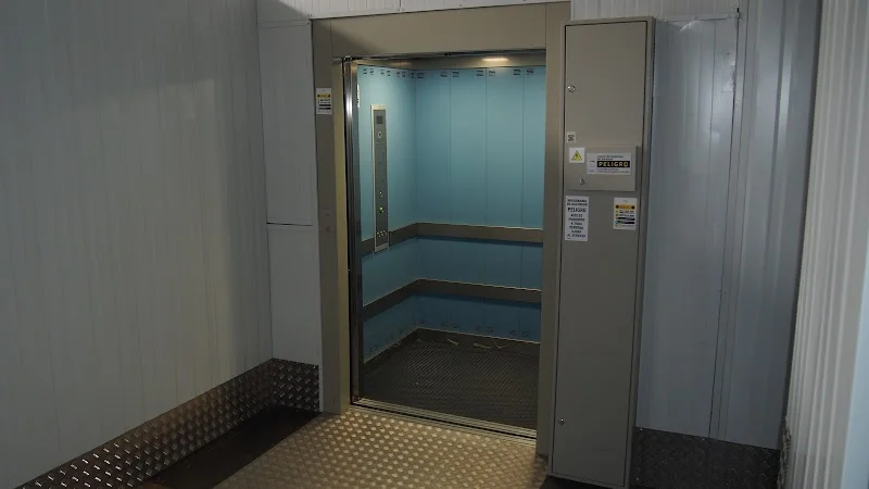 +SPAZIO TRASTEROS FUENLABRADA HUMANES en C. Nogal, 1, 28970 Humanes de Madrid, Madrid, España - Imagen 2