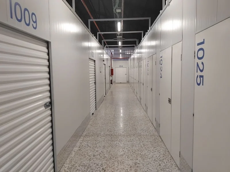 RedTras - Humanes de Madrid en Av. de Fuenlabrada, 96, 28970 Humanes de Madrid, Madrid, España - Imagen 2