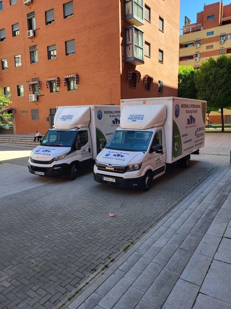 Mudanzas Mundial en C. de Paredes, 1, 28946 Fuenlabrada, Madrid, España - Imagen 1