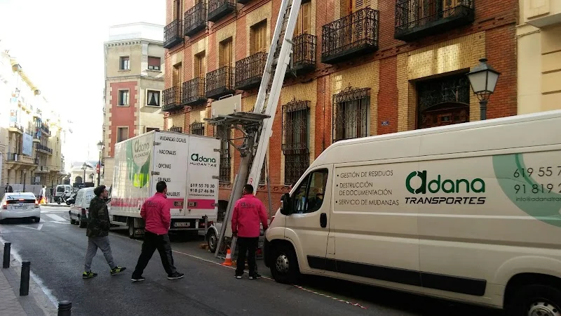 Adana Transportes - Mudanzas en Madrid en Av. de la Industria, 89, Nave 3, 28970 Humanes de Madrid, Madrid, España - Imagen 2