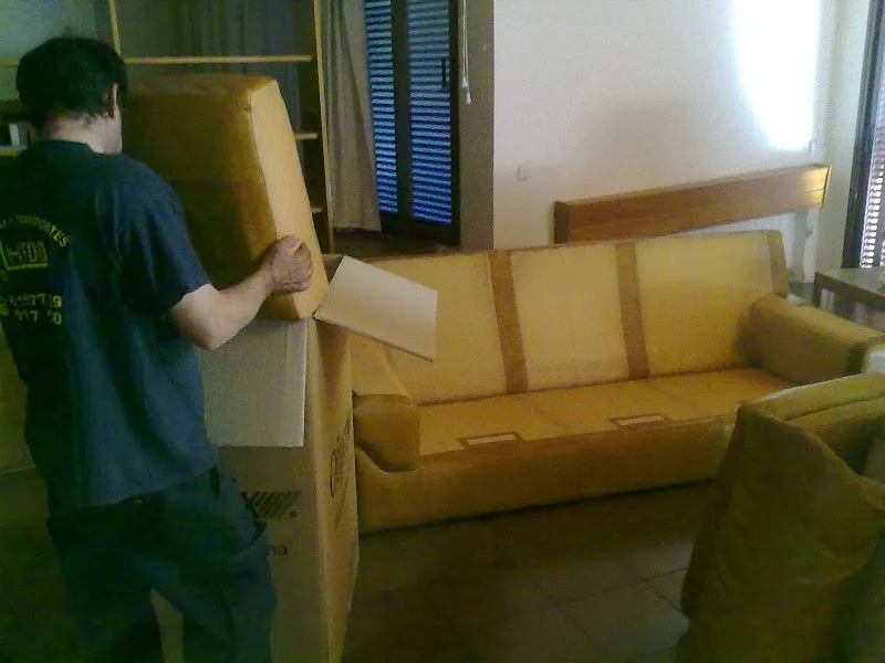 Mudanzas Olmedo en Urb. Parque Miraflores, 2, 28942 Fuenlabrada, Madrid, España - Imagen 3