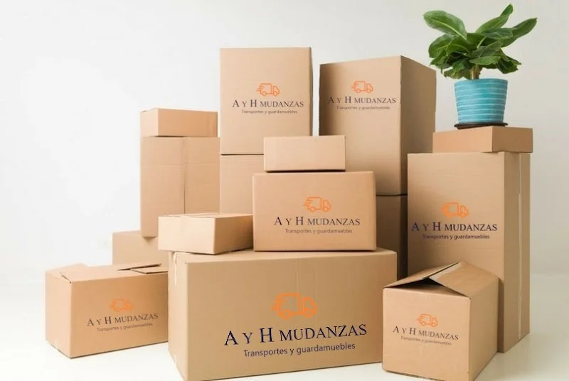 A y H Mudanzas Y Guardamuebles en Madrid en Av. de María Moliner, 14, 28919 Leganés, Madrid, España - Imagen 1