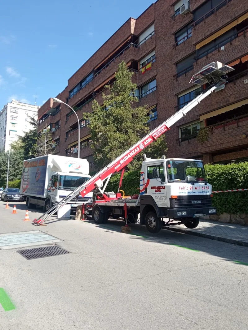 Mudanzas ADEL en Calle Mercurio, 5, 28918 Leganés, Madrid, España - Imagen 1