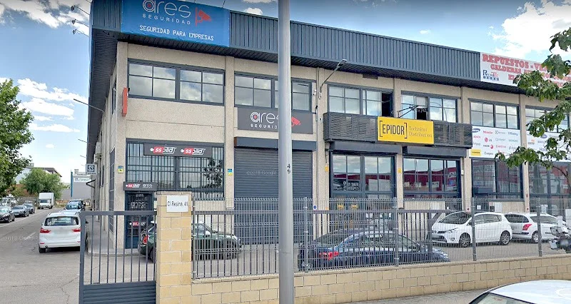 Ssolid Self Storage S.L. Construcción, fabricación, montaje, licencias de trasteros en C. de la Resina, 41, nave 1, Villaverde, 28021 Madrid, España - Imagen 3