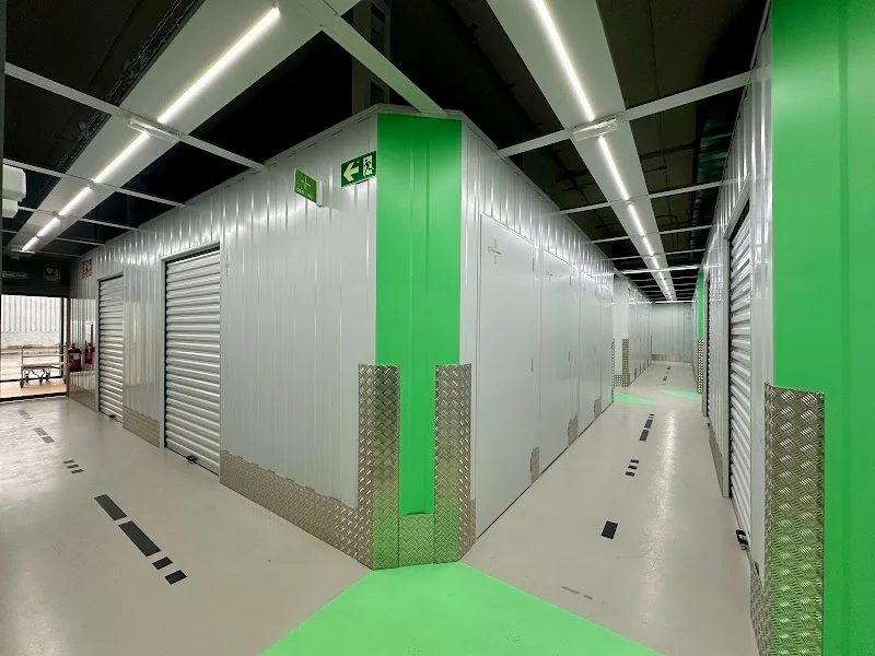 Storemore Villaverde - Alquiler de trasteros en Calle de S. Dalmacio, 7, Villaverde, 28021 Madrid, España - Imagen 3