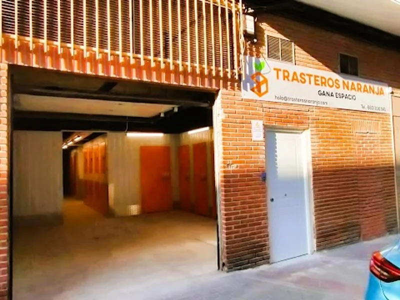 Trastero Trasteros Naranja Carabanchel Abrantes en C. de Francisco Paíno, 11, Carabanchel, 28025 Madrid, España - MejorTrastero