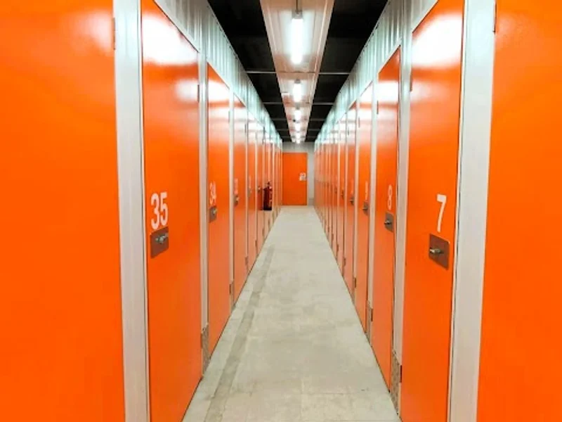 Trasteros Naranja Carabanchel Abrantes en C. de Francisco Paíno, 11, Carabanchel, 28025 Madrid, España - Imagen 3