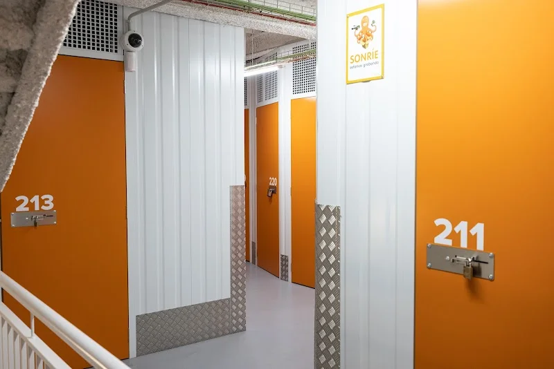 Bebox Trasteros Villaverde - María Martínez Oviol en C. María Martínez Oviol, 9, Villaverde, 28021 Madrid, España - Imagen 5