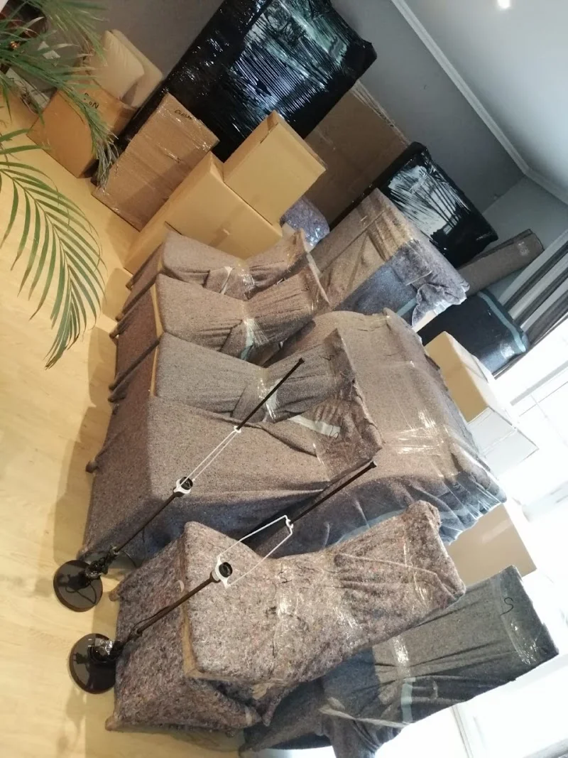 Mudanzas y Transportes De Sande en C. Batres, 1, 28904 Getafe, Madrid, España - Imagen 5