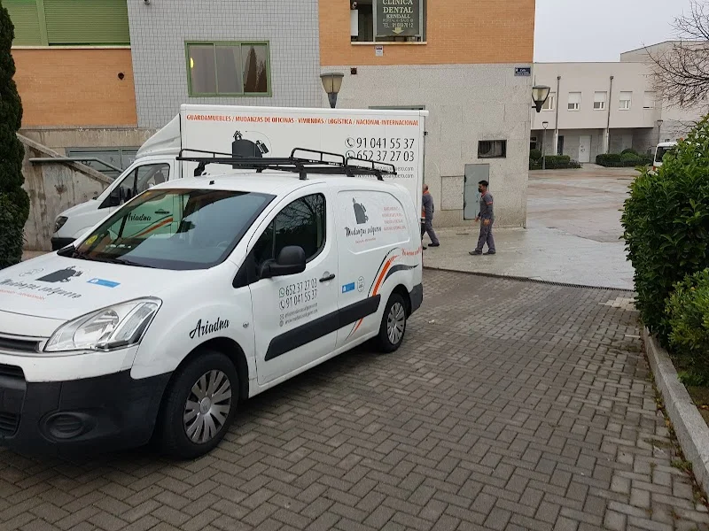 Mudanzas Salguero Guardamuebles Nacional - Internacional en C. Congo, 1, 28901 Getafe, Madrid, España - Imagen 1