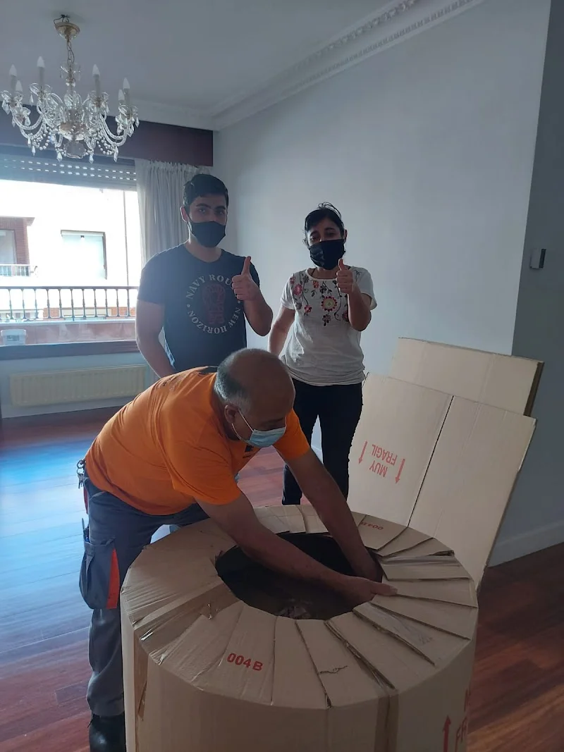 Mudanzas Salguero Guardamuebles Nacional - Internacional en C. Congo, 1, 28901 Getafe, Madrid, España - Imagen 2