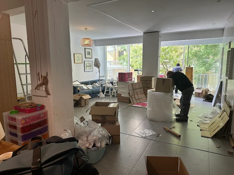 A.E.P. Mudanzas y Guardamuebles en C. de la Osa Mayor, 28983 Parla, Madrid, España - Imagen 2