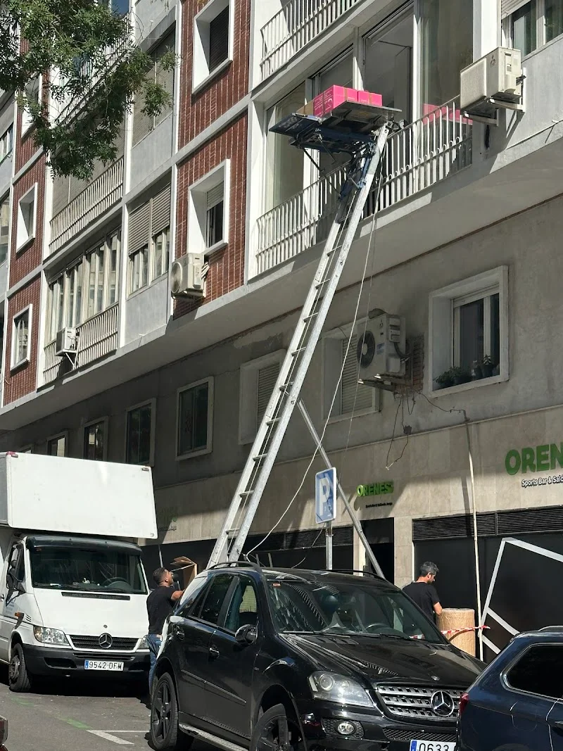 A.E.P. Mudanzas y Guardamuebles en C. de la Osa Mayor, 28983 Parla, Madrid, España - Imagen 4