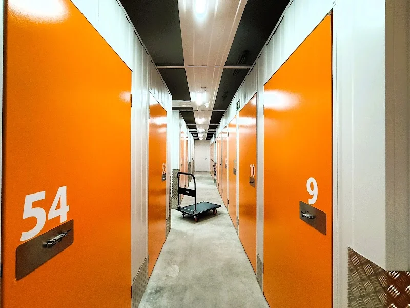 Trasteros Naranja Alcorcón III Centro en Av. de los Carabancheles, 15, 28921 Alcorcón, Madrid, España - Imagen 2