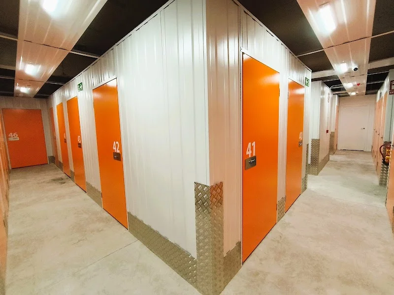 Trasteros Naranja Alcorcón III Centro en Av. de los Carabancheles, 15, 28921 Alcorcón, Madrid, España - Imagen 4