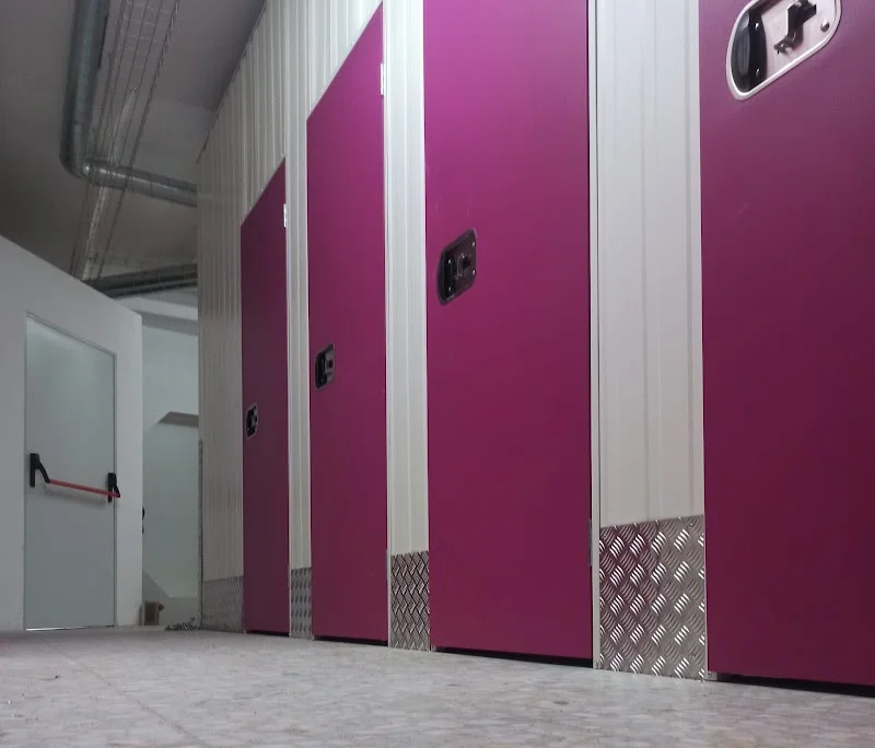 Traxteando | Alquiler de trasteros en Paseo de Extremadura, esq, C. San Isidro, 28921 Alcorcón, Madrid, España - Imagen 3