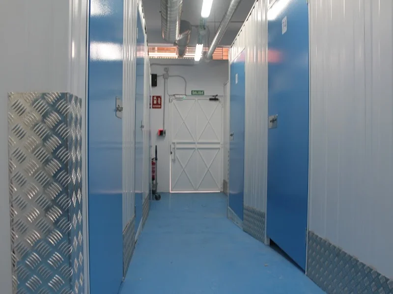 Hello Trasteros en C. de Enrique Fuentes, 23, Usera, 28026 Madrid, España - Imagen 4