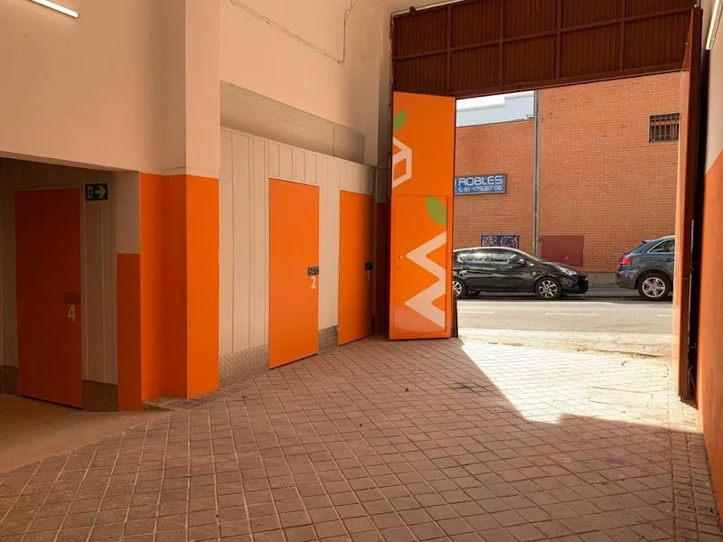 Trasteros Naranja Usera en C. Mamerto López, 34, Usera, 28026 Madrid, España - Imagen 3