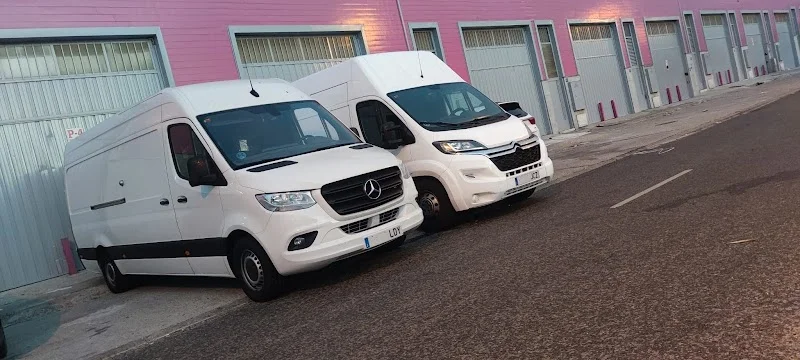 Mudanzas Carmax en C. de Granados, 9, 28850 Torrejón de Ardoz, Madrid, España - Imagen 1