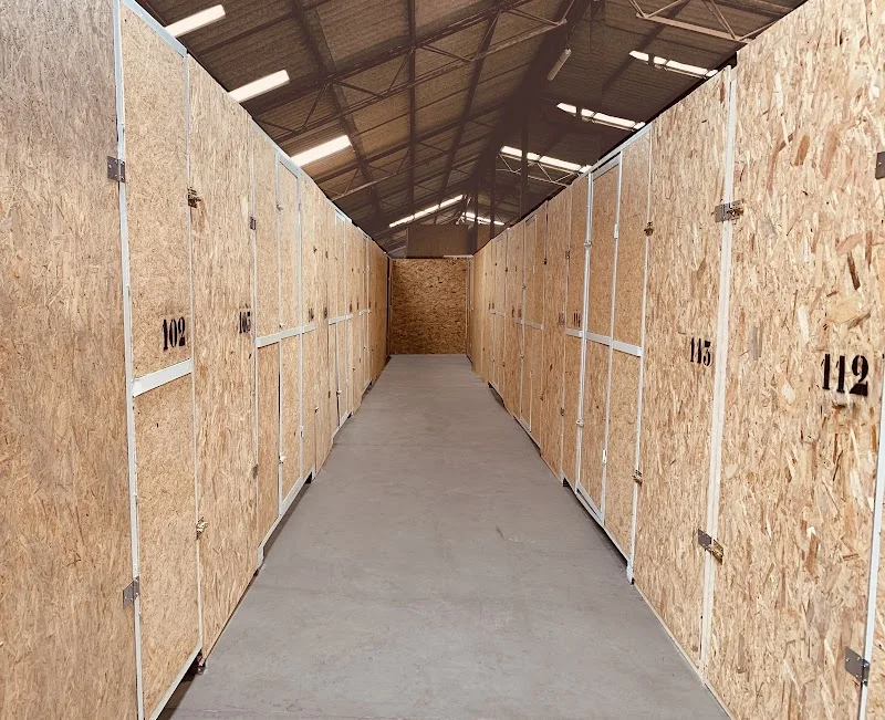 Trastero TRASTEROS COSLADA en Calle Fuentecillas, s/nº Polígono Industrial Las, Pje. las Castellanas, 28830, Madrid, España - MejorTrastero