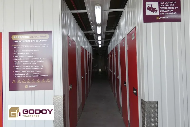 Trasteros Godoy Parla en Av. Agustín de Betancourt, 26, 28984 Parla, Madrid, España - Imagen 3