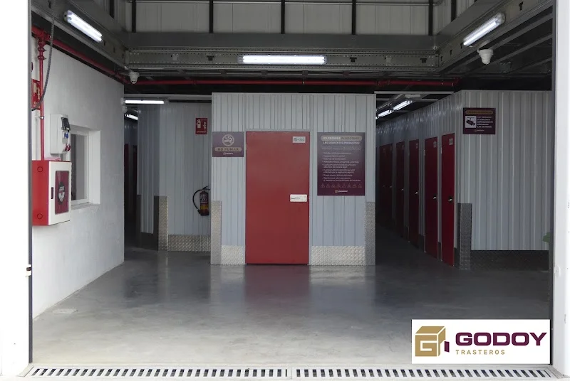 Trasteros Godoy Parla en Av. Agustín de Betancourt, 26, 28984 Parla, Madrid, España - Imagen 5