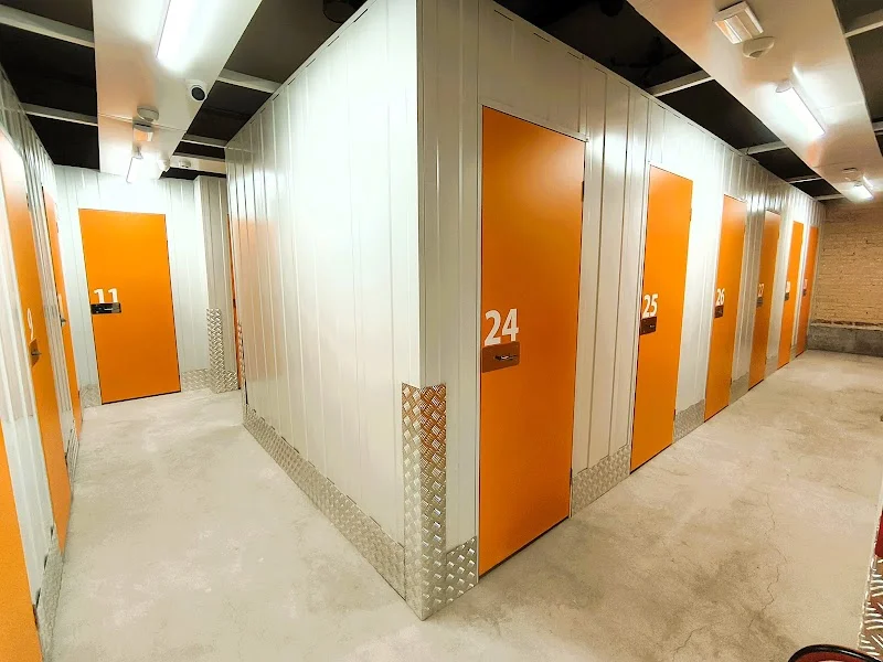 Trasteros Naranja Parla en C. la Presa, 2, 28981 Parla, Madrid, España - Imagen 2