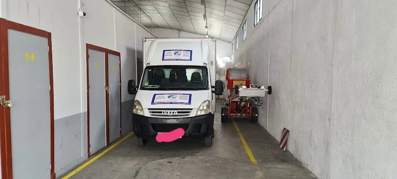 Mudanzas amir en C. San Blas, 28981 Parla, Madrid, España - Imagen 1