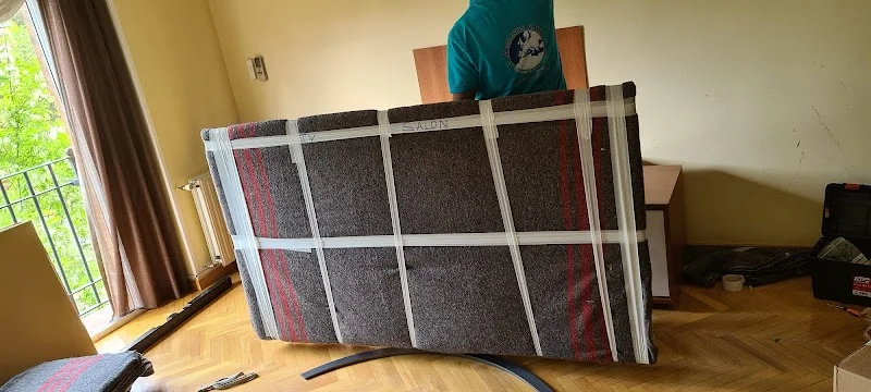 Mudanzas amir en C. San Blas, 28981 Parla, Madrid, España - Imagen 2