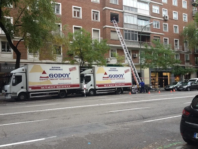 Mudanzas Godoy | Ahora Mudanzas Esteban Rivas en C. Emilio Bellvis, 33, 28984 Parla, Madrid, España - Imagen 3