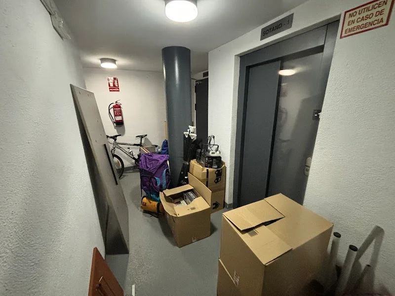 Mudanzas Lujanes S.L. en Centro Municipal de Empresas, Av. del Cerro del Águila, 9, Nave 8, 28703 San Sebastián de los Reyes, Madrid, España - Imagen 5