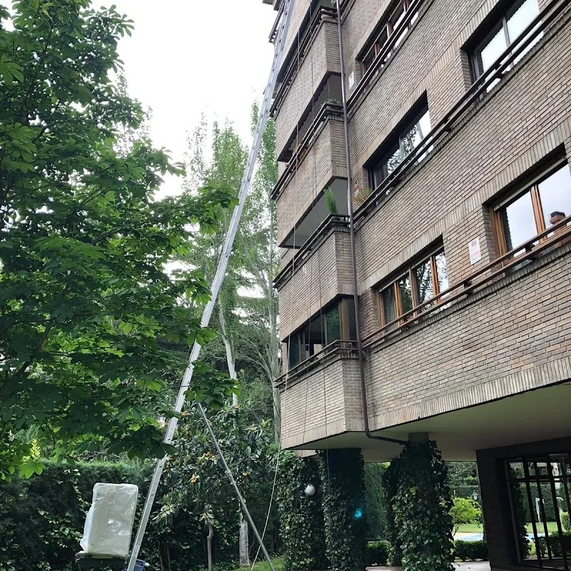 Mudanzas Amudatrans Madrid en C. del Marqués de la Valdavia, 8, 28100 Alcobendas, Madrid, España - Imagen 4