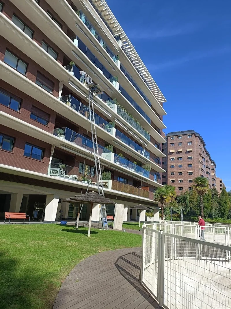 Mudanzas Moraleda en C. de la Granja, 92, 28108 Alcobendas, Madrid, España - Imagen 2