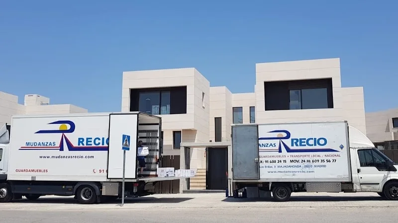 Mudanzas Recio y guardamuebles en C. de Sta. Catalina, 13, 28220 Majadahonda, Madrid, España - Imagen 1