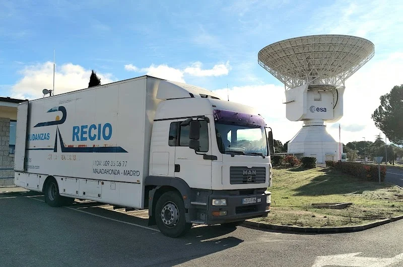 Mudanzas Recio y guardamuebles en C. de Sta. Catalina, 13, 28220 Majadahonda, Madrid, España - Imagen 2