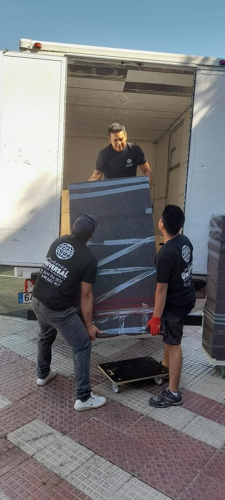 Mudanza Universal en Av. de Orense, 23, 28702 San Sebastián de los Reyes, Madrid, España - Imagen 4