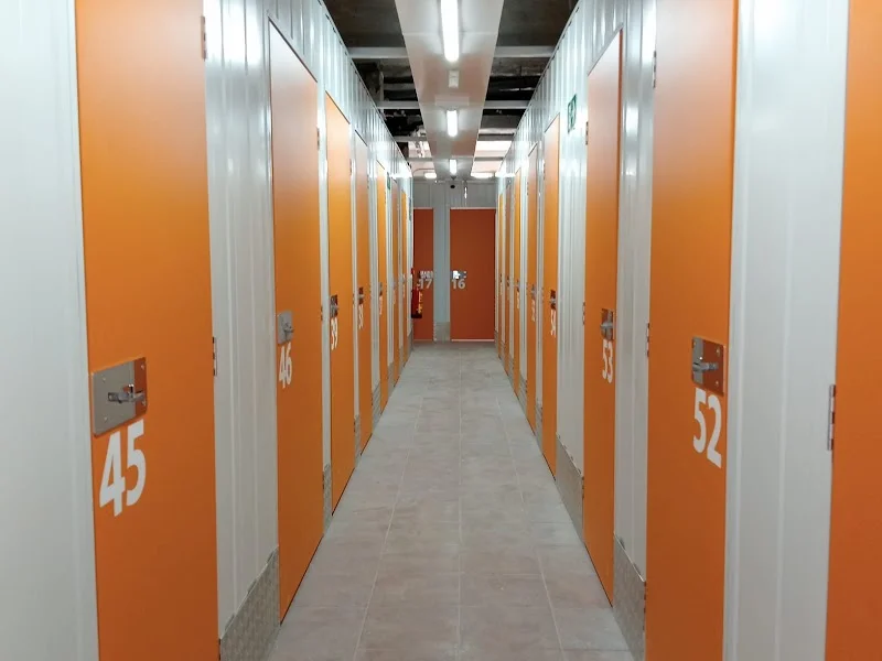 Trasteros Naranja Alcorcón I Parque Lisboa en Pl. Príncipes de España, 1, posterior, 28924 Alcorcón, Madrid, España - Imagen 2