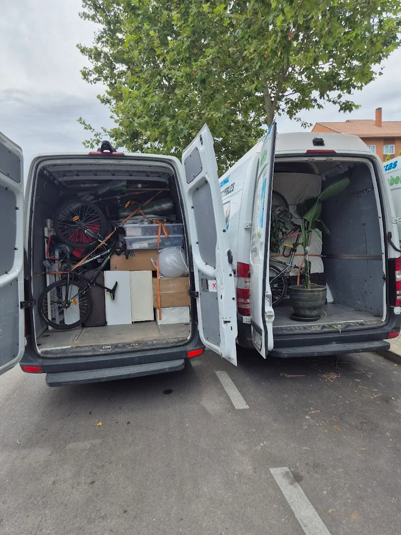 MUDANZAS MUNDO ISABEL S.L en C. de Pablo Picasso, 1, Piso 2C, 28821 Coslada, Madrid, España - Imagen 3